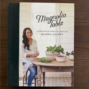 MAGNOLIA TABLE Joanna Gaines Recipe Book